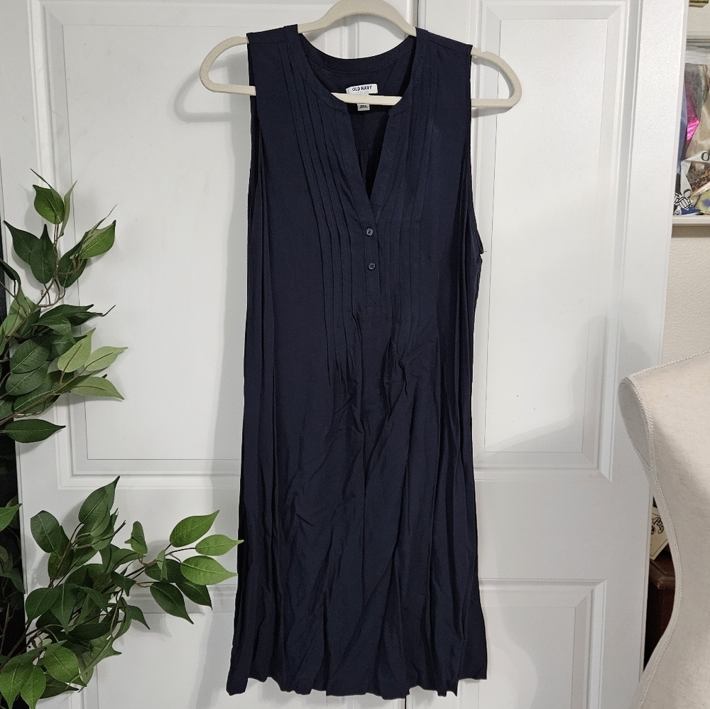 Navy Sleeveless Pleated Dress
